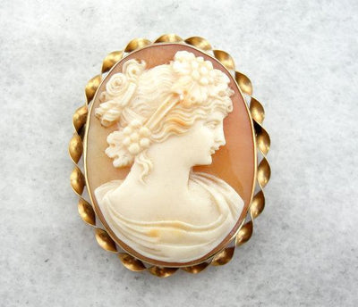 Classical Cameo Brooch with Lovely Workmanship