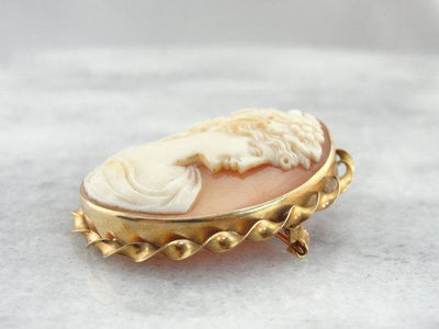Classical Cameo Brooch with Lovely Workmanship