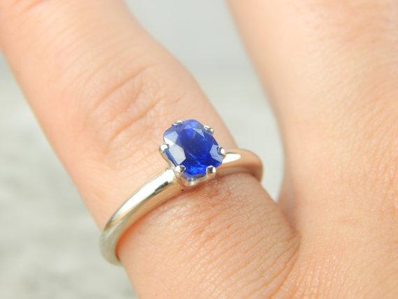 Amazing White Gold and Bright Blue Sapphire Ring