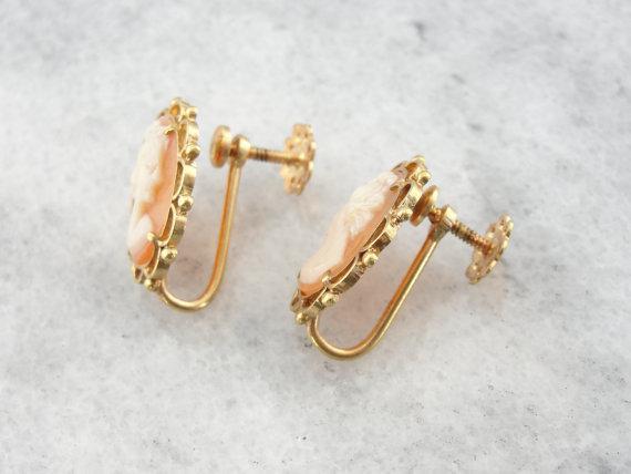 Vintage Cameo Screw Back Earrings