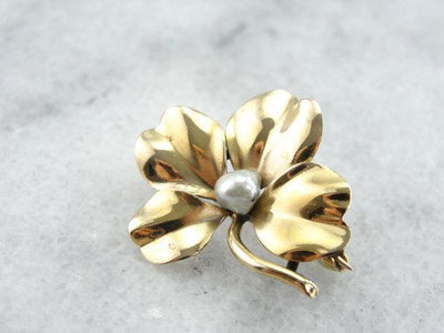 Shamrock and Natural Pearl Pin in Polished Gold