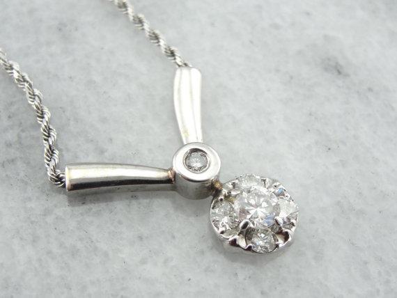 Retro Era Illusion Diamond Necklace in White Gold