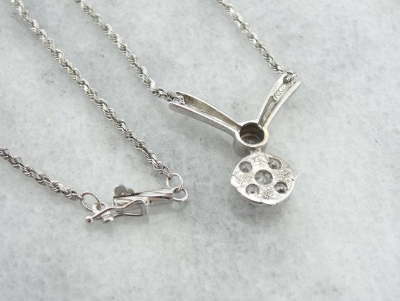 Retro Era Illusion Diamond Necklace in White Gold