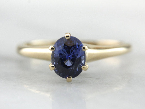 The Perfect Sapphire Enagement Ring: Classic Sapphire Solitaire with Gorgeous Stone