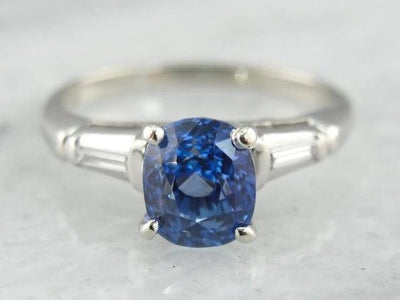 Glittering Ceylon Sapphire and White Gold Engagement Ring