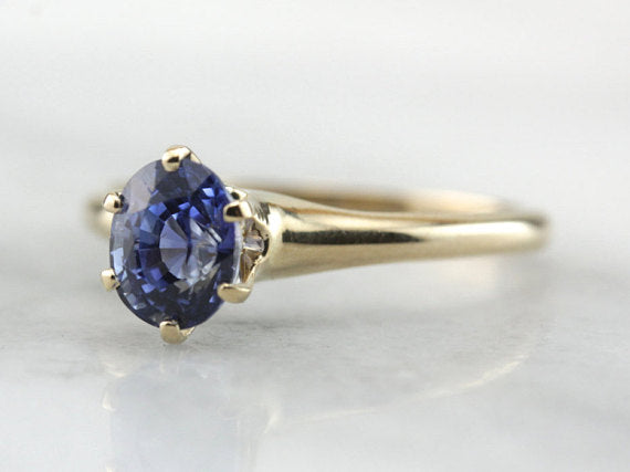The Perfect Sapphire Enagement Ring: Classic Sapphire Solitaire with Gorgeous Stone