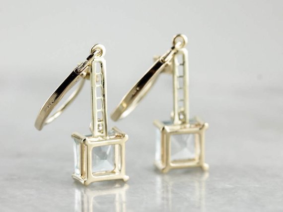 Pendientes colgantes de aguamarina azul pálido brillante