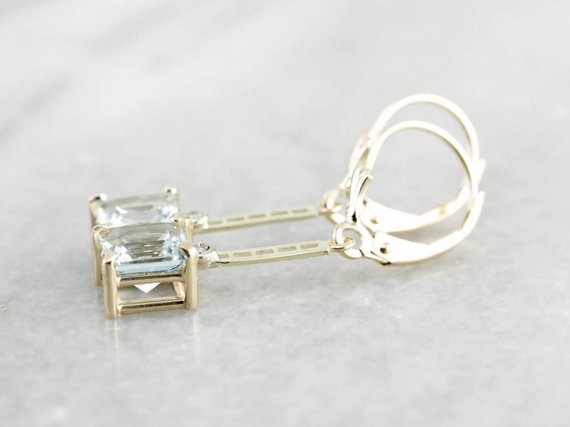 Pendientes colgantes de aguamarina azul pálido brillante