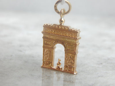 L'Arc de Triumph in Solid Gold with Fine Details