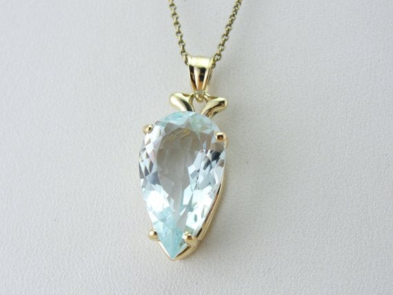 Colgante de gota de aguamarina azul pastel con fianza decorativa