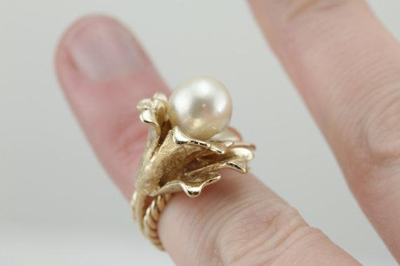 Vintage Floral Ring with White Pearl Center