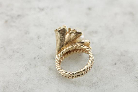 Vintage Floral Ring with White Pearl Center