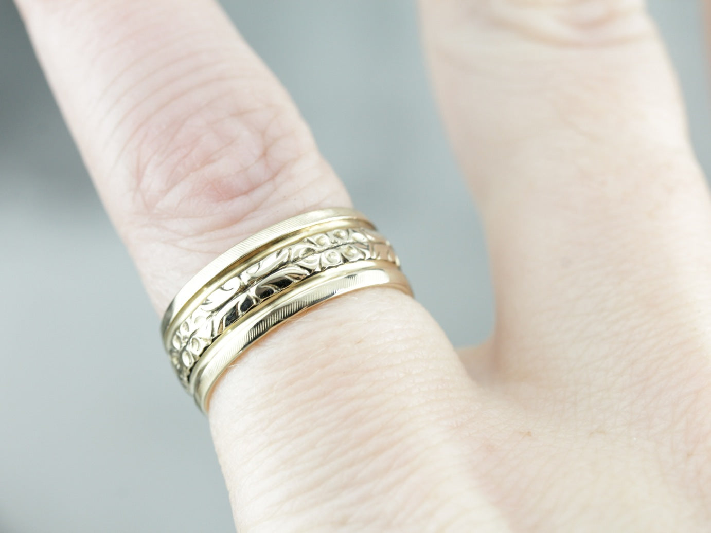 14k Gold Floral Punched Band Ring - A&V Pawn