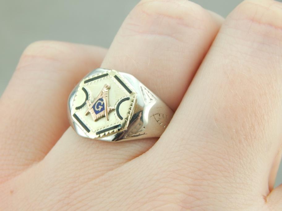 Vintage White Gold Masonic Ring