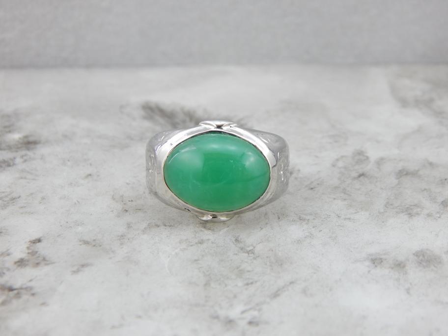 Vintage Religious White Gold and Chrysoprase Ring