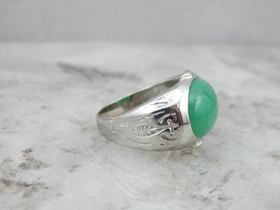 Vintage Religious White Gold and Chrysoprase Ring