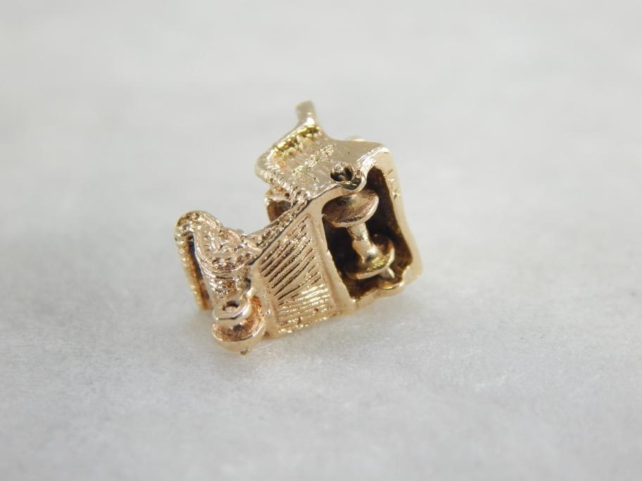 Vintage Yellow Gold Push Cart Charm