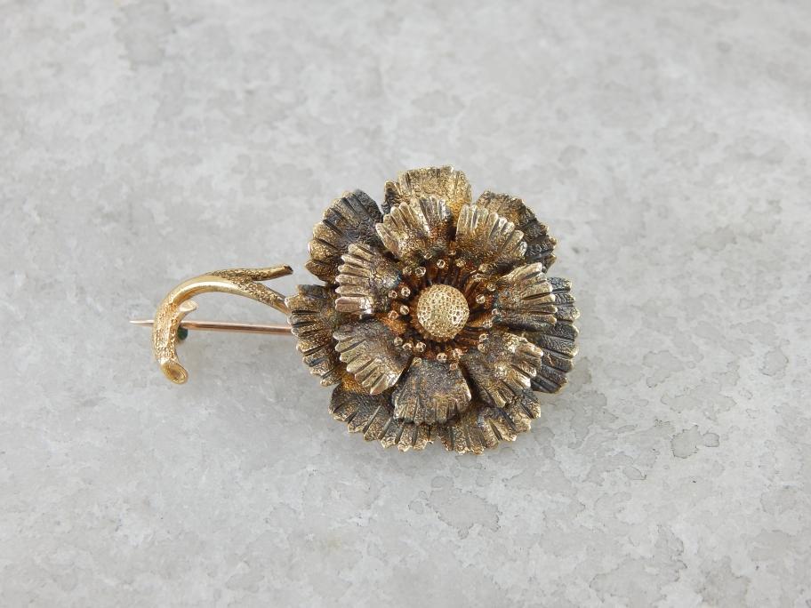 Antique Textured Green and Yellow Gold Daisy Flower Brooch
