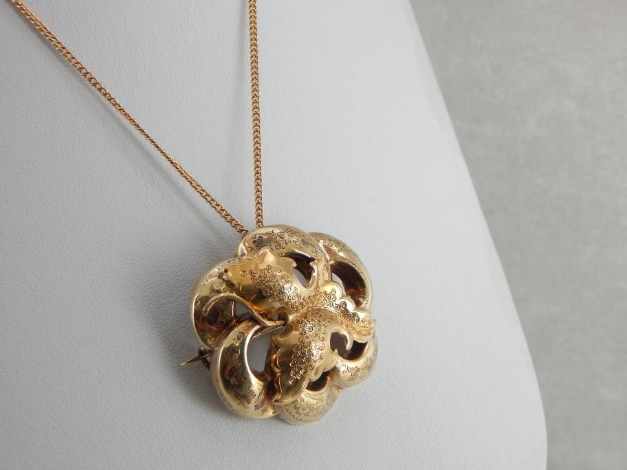 Botanical Themed Antique Victorian Brooch or Pendant in Yellow Gold